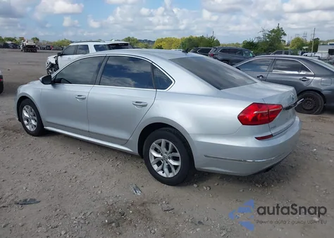 2016 Volkswagen Passat 1.8T S z USA, uszkodzony, nr VIN 1VWAS7A31GC042179